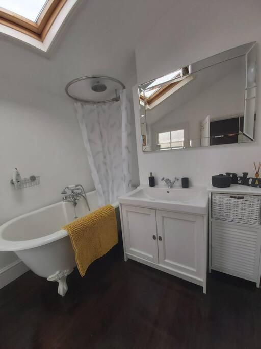 Charming 2 Double Bed Cottage Style House Μπρίστολ Εξωτερικό φωτογραφία